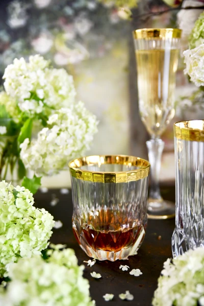 Eleganckie szklanki do whisky zdobione złotem-IRYS